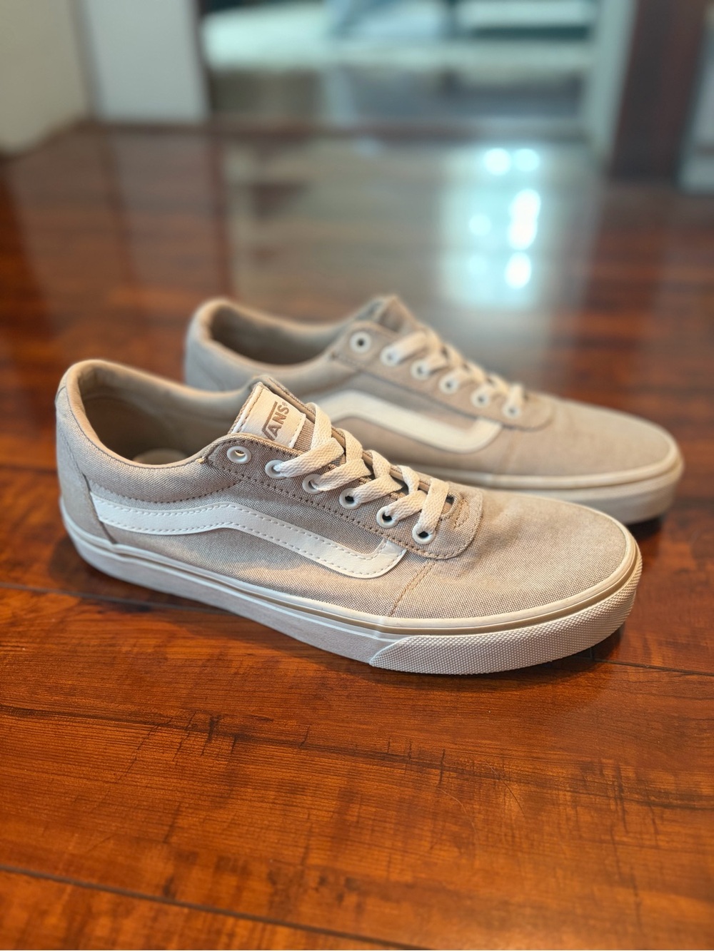 Vans Women’s Old Skool Canvas Sneaker in Light Grey and White | Size 10